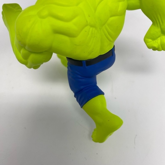 The Hulk Action Figure Ornament - Picture 4 of 5